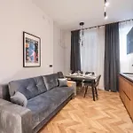 Stylish Family 1 Bedroom With Working Desk By Park And Top Restaurants