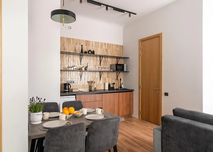 Stylish Family 1 Bedroom With Working Desk By Park And Top Restaurants