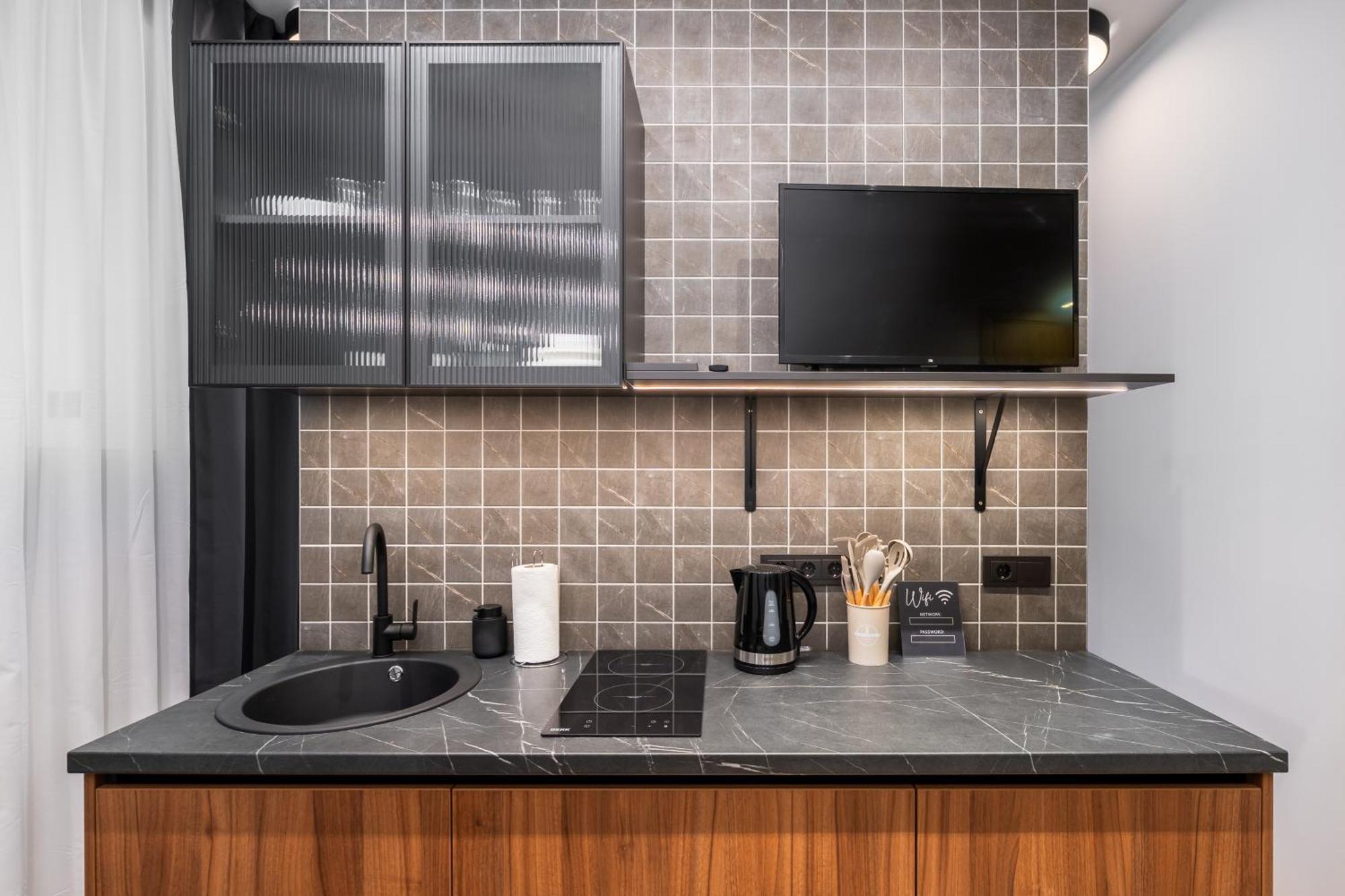 Stylish Family 1 Bedroom With Working Desk By Park And Restaurants *