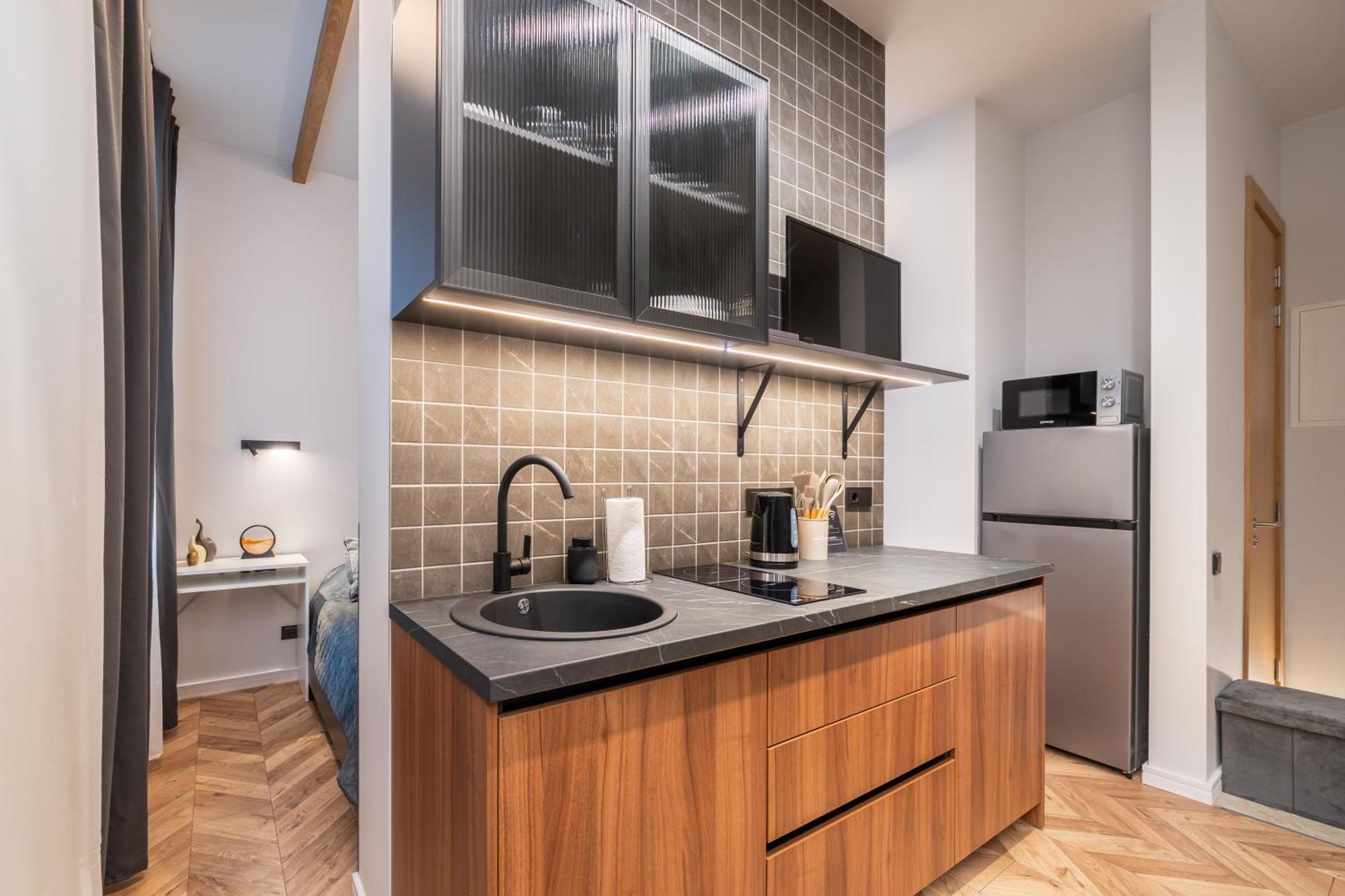 Stylish Family 1 Bedroom With Working Desk By Park And Restaurants *