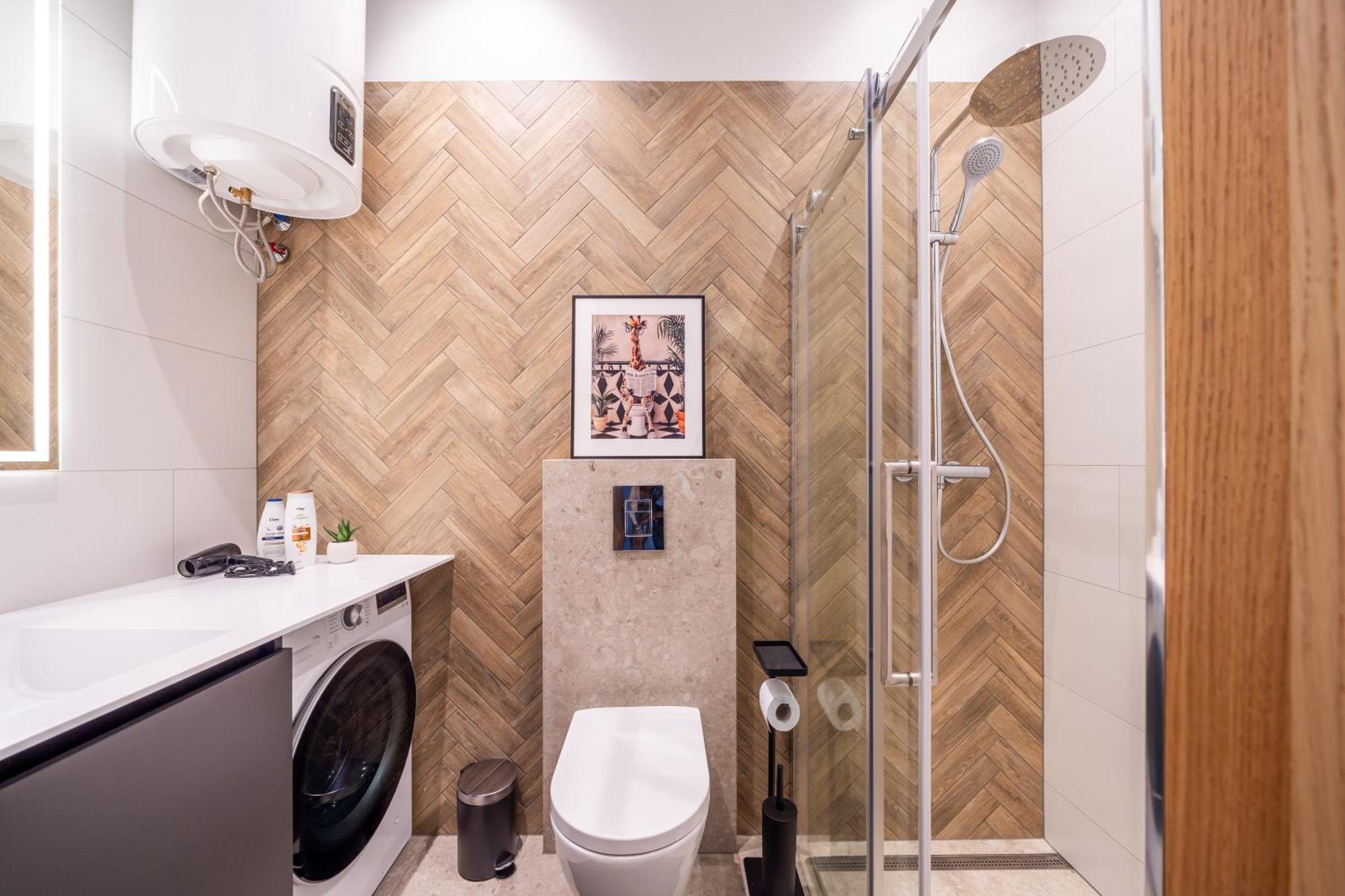 Stylish Family 1 Bedroom With Working Desk By Park And Restaurants *