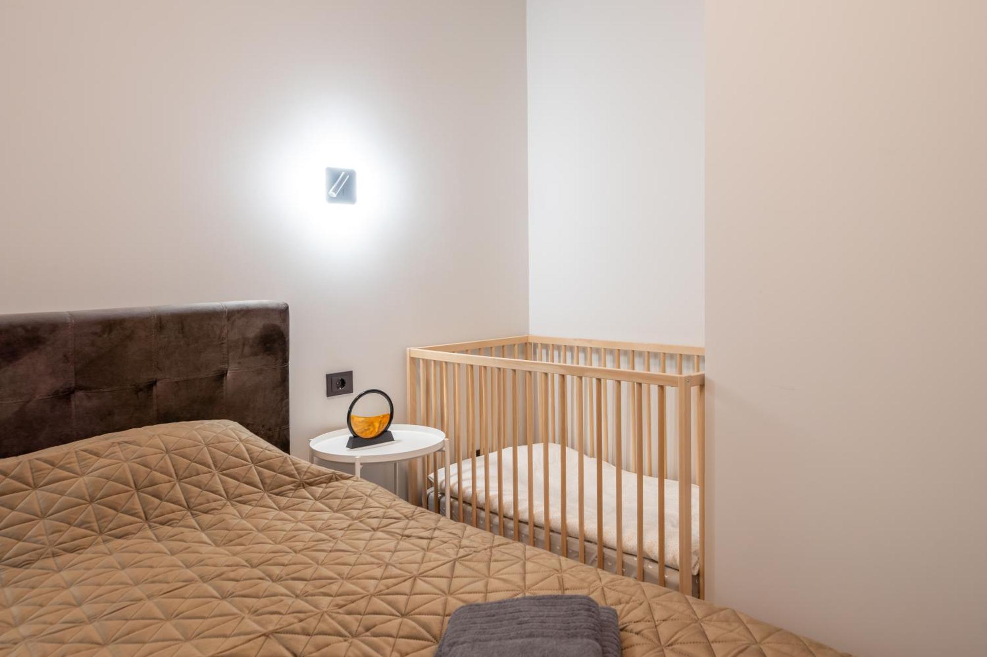 Stylish Family 1 Bedroom With Working Desk By Park And Restaurants Appartement *