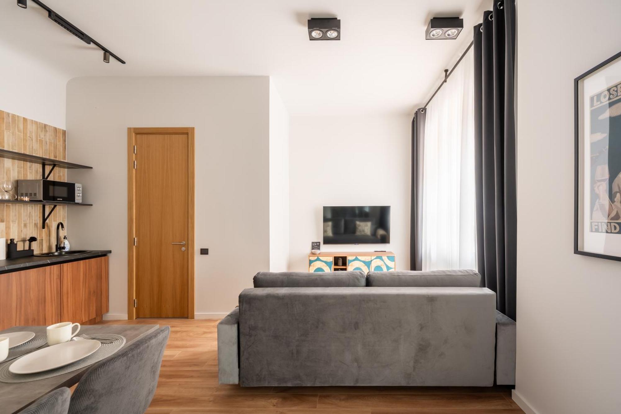 Stylish Family 1 Bedroom With Working Desk By Park And Restaurants Appartement Riga